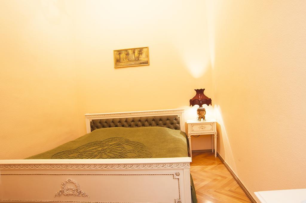 Apartment In Purtseladze Street Tbilisi Eksteriør bilde