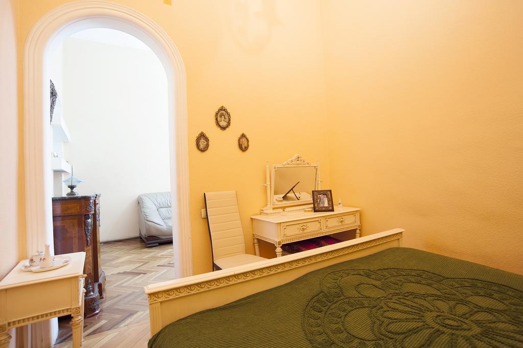 Apartment In Purtseladze Street Tbilisi Eksteriør bilde